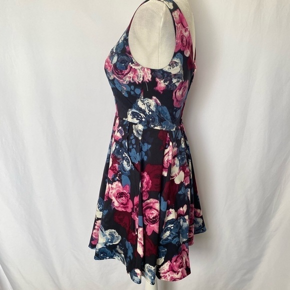 Trixxi Floral Dress - Picture 2 of 14